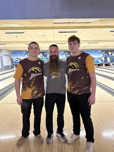 129423198_web1_western-bowlers
Western Browns Dane Tomlin, Western Brown bowling coach Chad Sexton, and Nathan Fisher. Tomlin and Fisher, recently qualified for and competed in the Division I Southwest District Championship.