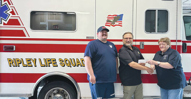 129602905_web1_ripley-life-squad
The Ripley Life Squad recently provide the Village of Ripley with a $6,098 donation to continue the villages Air Evac membership for residents. From the left, Jackson Eagan (Ripley EMT), Village of Ripley Council President Charles Poole, and Ripley Life Squad Captain Kathy Lewis. Photo by Wade Linville